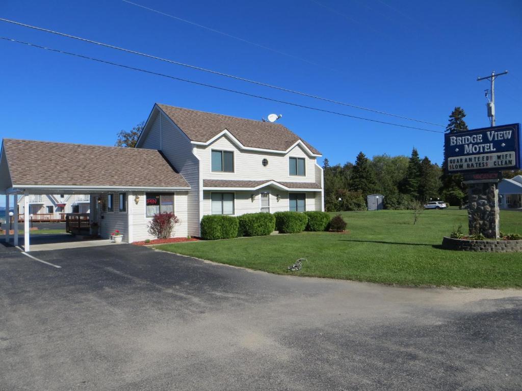 Bridgeview Motel Mackinaw City Zewnętrze zdjęcie